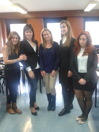 Dia de Apresentação de Vendas com professora Heliana.